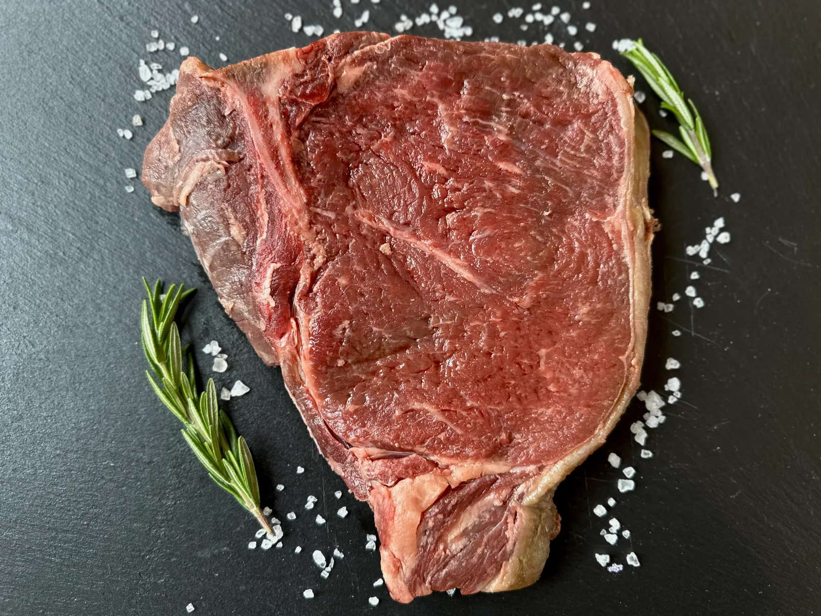 T-Bone, crudo